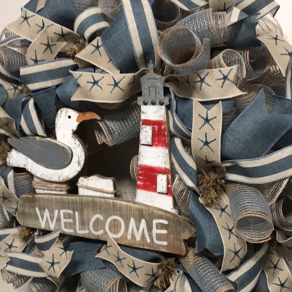 Seagull "Welcome" Mesh Wreath - Picture 3 of 5